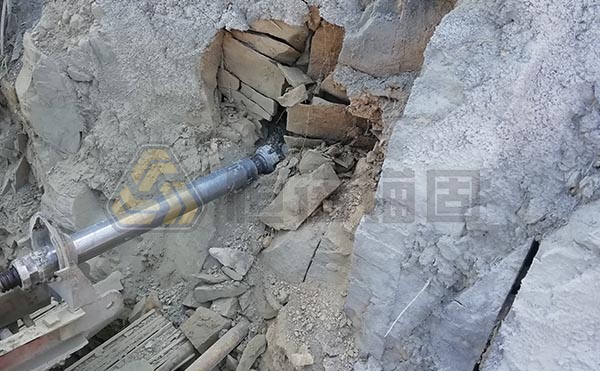 難成孔的破碎巖層 難成孔的破碎巖層