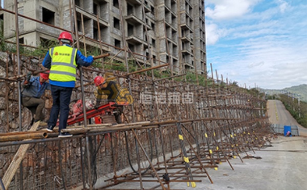 自鉆式錨桿擋土墻施工工藝流程