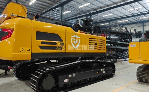 頂錘式高舉鉆機和潛孔式的區別