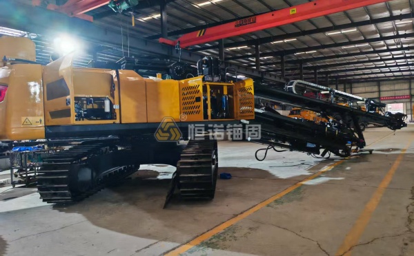 頂錘式高舉鉆機和潛孔式的區別