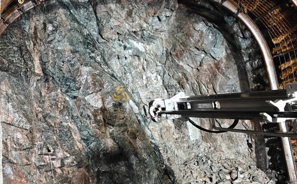 礦山破碎帶總塌方？看自鉆式錨桿如何破解難題！