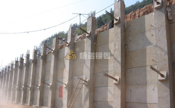 滑坡治理新方案,自進式中空錨桿與抗滑樁協同支護應用