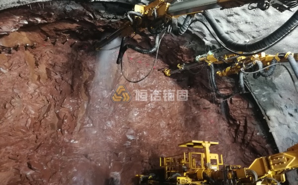 HER51N自鉆式管棚超前支護從被動搶險到主動支護