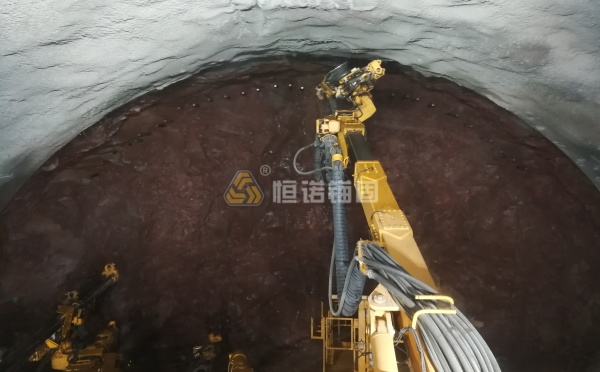 HER51N自鉆式管棚超前支護從被動搶險到主動支護