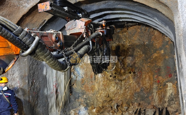 礦山巷道支護工序繁瑣效率低？自鉆式錨桿如何加快掘進速度