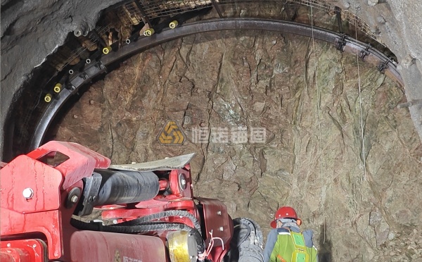 一鉆就塌、錨桿難安裝?自鉆式錨桿攻克礦山破碎帶難題