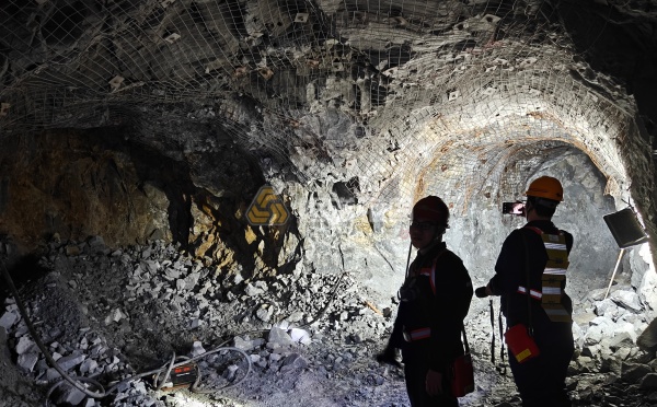 聚焦礦山復雜支護難題,恒諾錨固提供系統解決方案