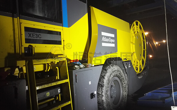 巴東隧道自鉆式管棚超前支護項目三臂鑿巖臺車 巴東隧道自鉆式管棚超前支護項目三臂鑿巖臺車