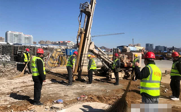 地鐵明挖基坑中采用大直徑自鉆式錨桿施工 地鐵明挖基坑中采用大直徑自鉆式錨桿施工-洛陽恒諾自鉆式錨固系統