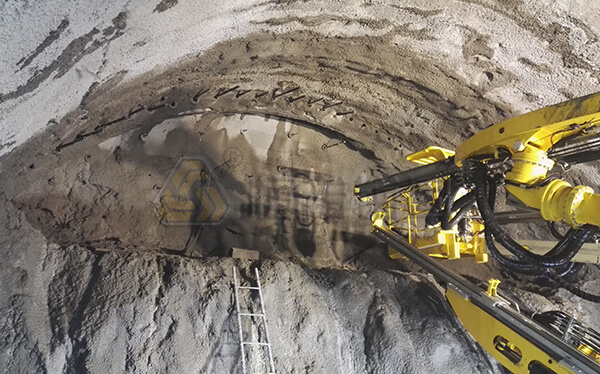 自鉆式中空錨桿隧道施工 自鉆式中空錨桿隧道施工