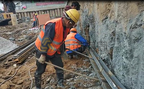 安裝聯系鋼梁 安裝聯系鋼梁