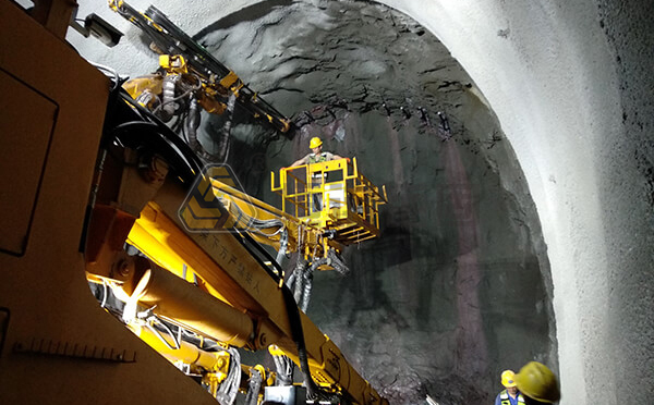 自鉆式中空錨桿應(yīng)用于隧道超前支護(hù) 自鉆式中空錨桿應(yīng)用于隧道超前支護(hù)