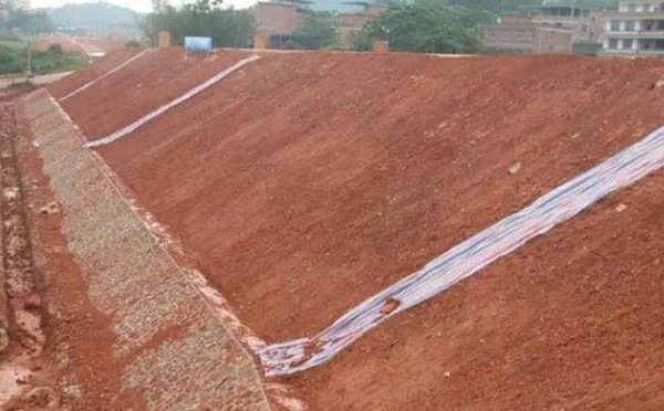 高填方邊坡 高填方邊坡