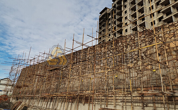 自鉆式錨桿土釘墻應用案例 鉆進后.jpg